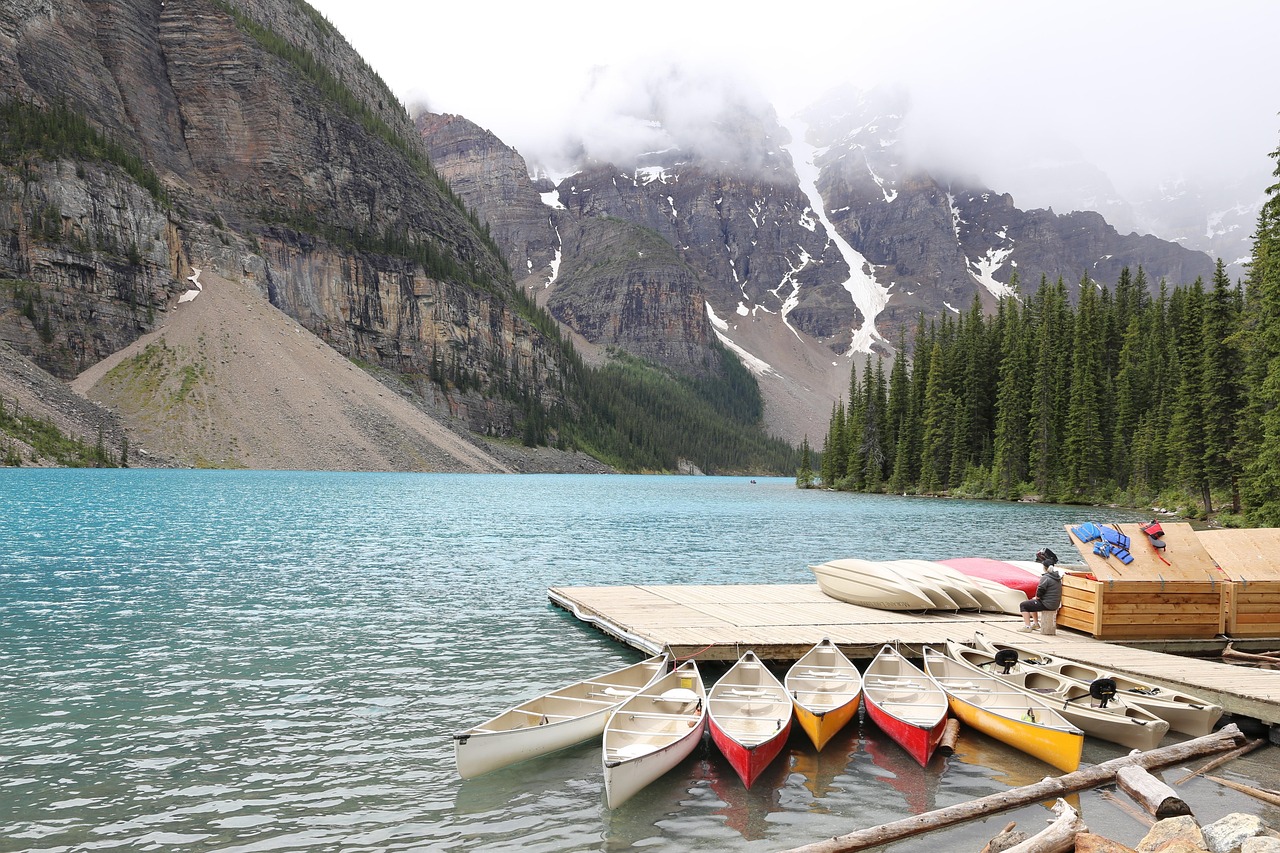 Close-up of Moraine Lake's shoreline